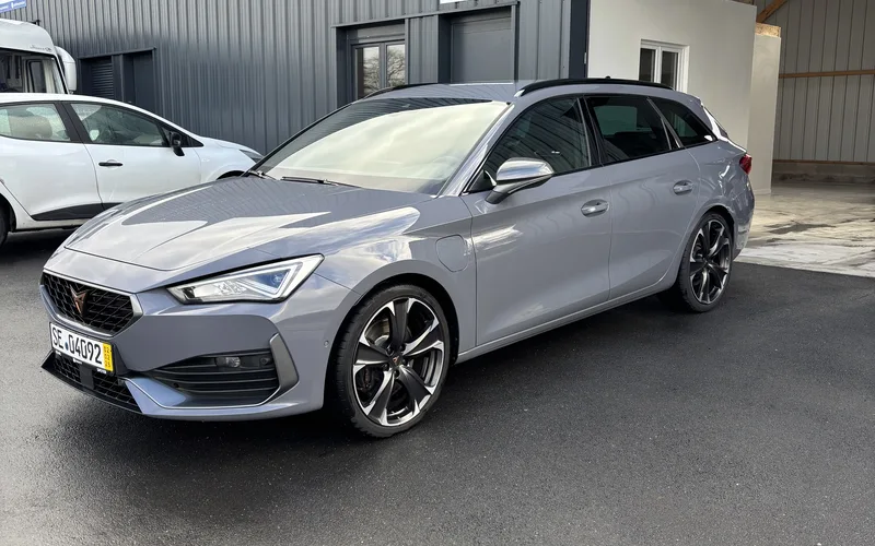 Cupra Leon Sportstourer e-Hybrid 245 ch 2022 grise importée d'Allemagne par TD Importation